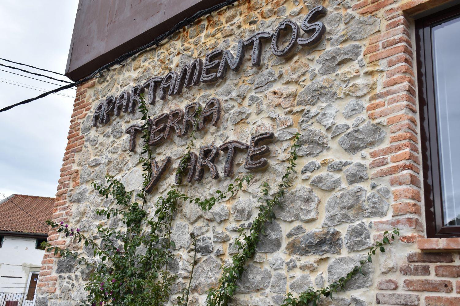 Apartamentos Tierra Y Arte Сантонья Экстерьер фото